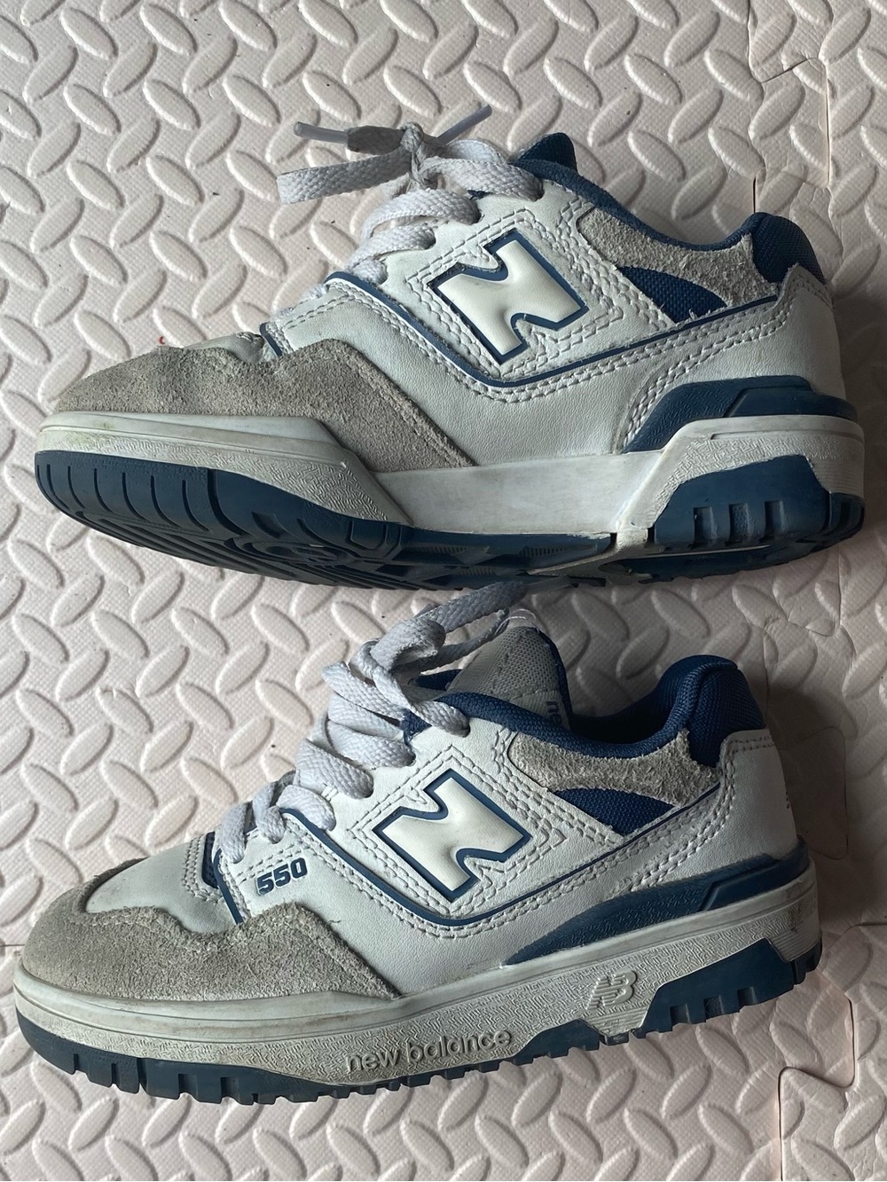 New Balance 550